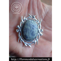 Broche en serpentine